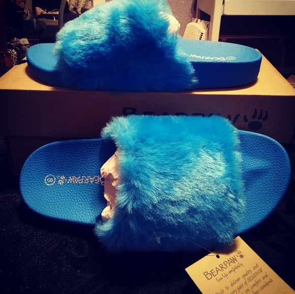 BearPaw furry blue slip ons size 8 - Picture 2 of 8